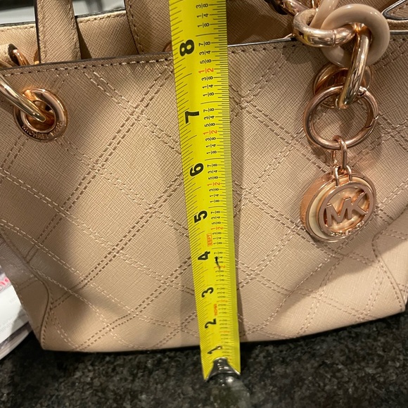 MK Cynthia satchel. Small. - Picture 7 of 11